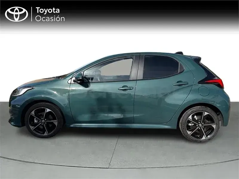 Usado Toyota Yaris Hybrid Style 116 CV (85 kW) 2025 Verde Berlina