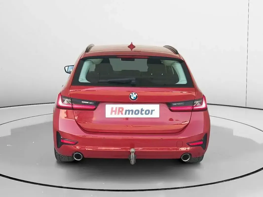 Usado BMW 318 136 CV (100 kW) 2020 Rojo Familiar