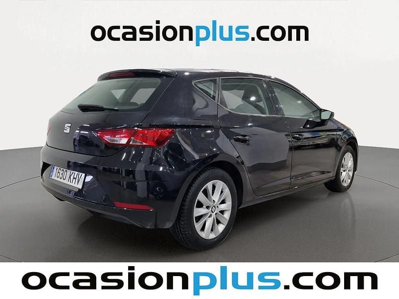 Usado Seat Leon Style 110 CV (80 kW) 2018 Negro Utilitario
