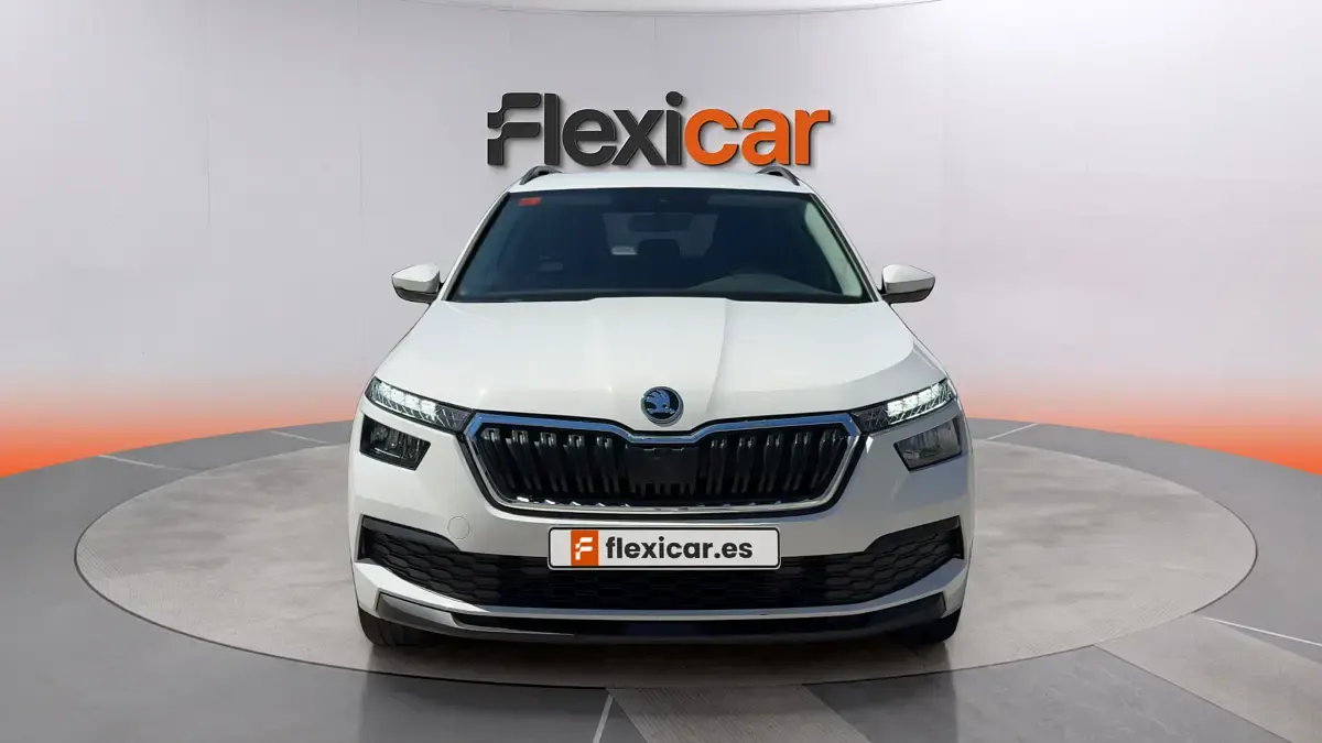 Usado Skoda Kamiq Active 95 CV (69 kW) 2020 Blanco SUV