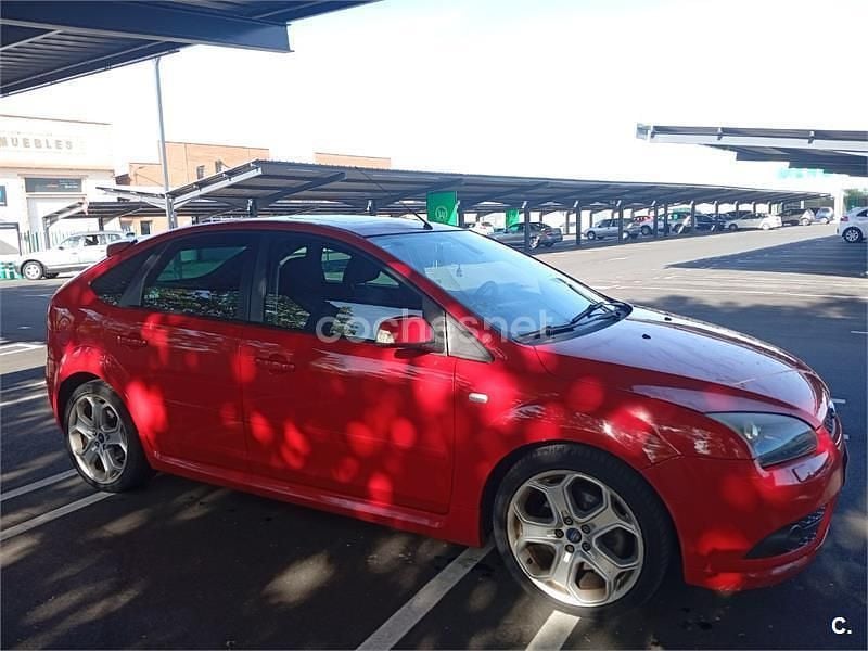 Rojo Usado 2007 Ford Focus Titanium Berlina | 3500 € (Buen precio) - Imagen 1/4