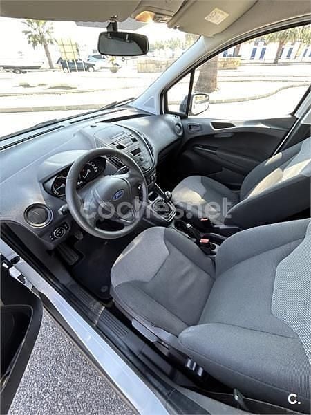 Usado Ford Tourneo Courier Trend 100 CV (73 kW) 2019 Blanco Monovolumen