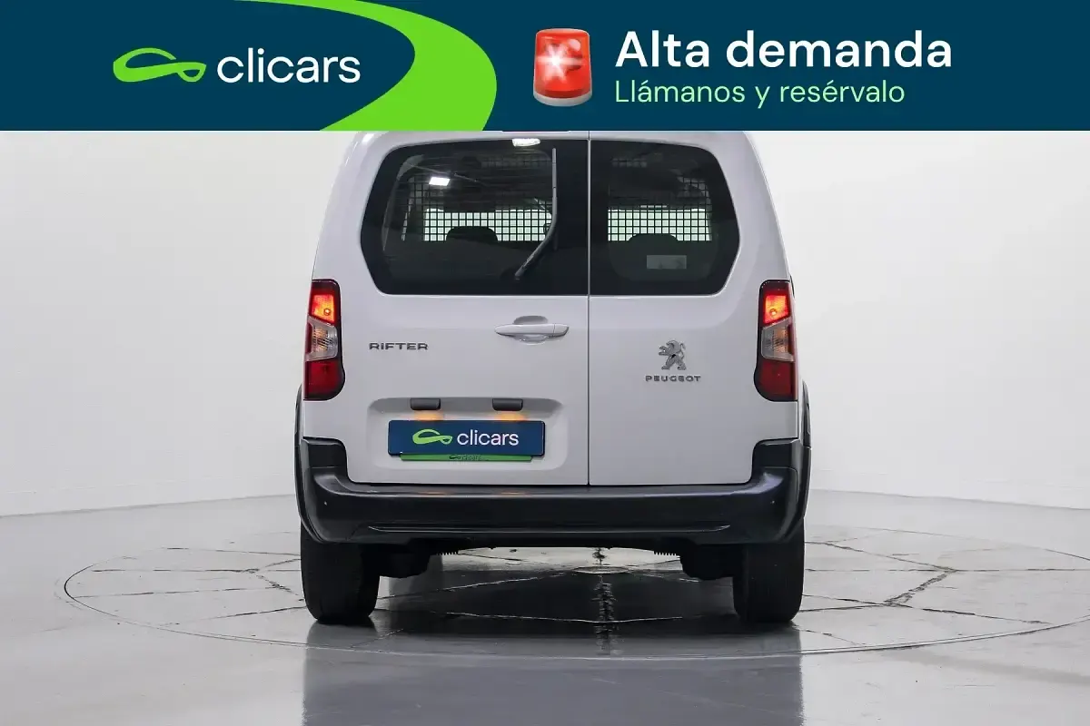 Usado Peugeot Rifter Business-Line 100 CV (73 kW) 2023 Blanco Monovolumen