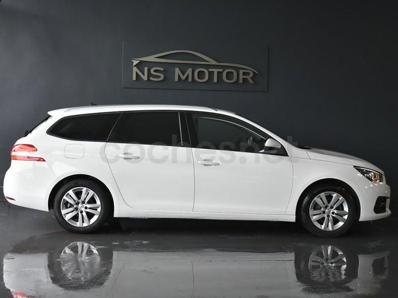 Usado Peugeot 308 SW Style 130 CV (95 kW) 2021 Blanco Familiar