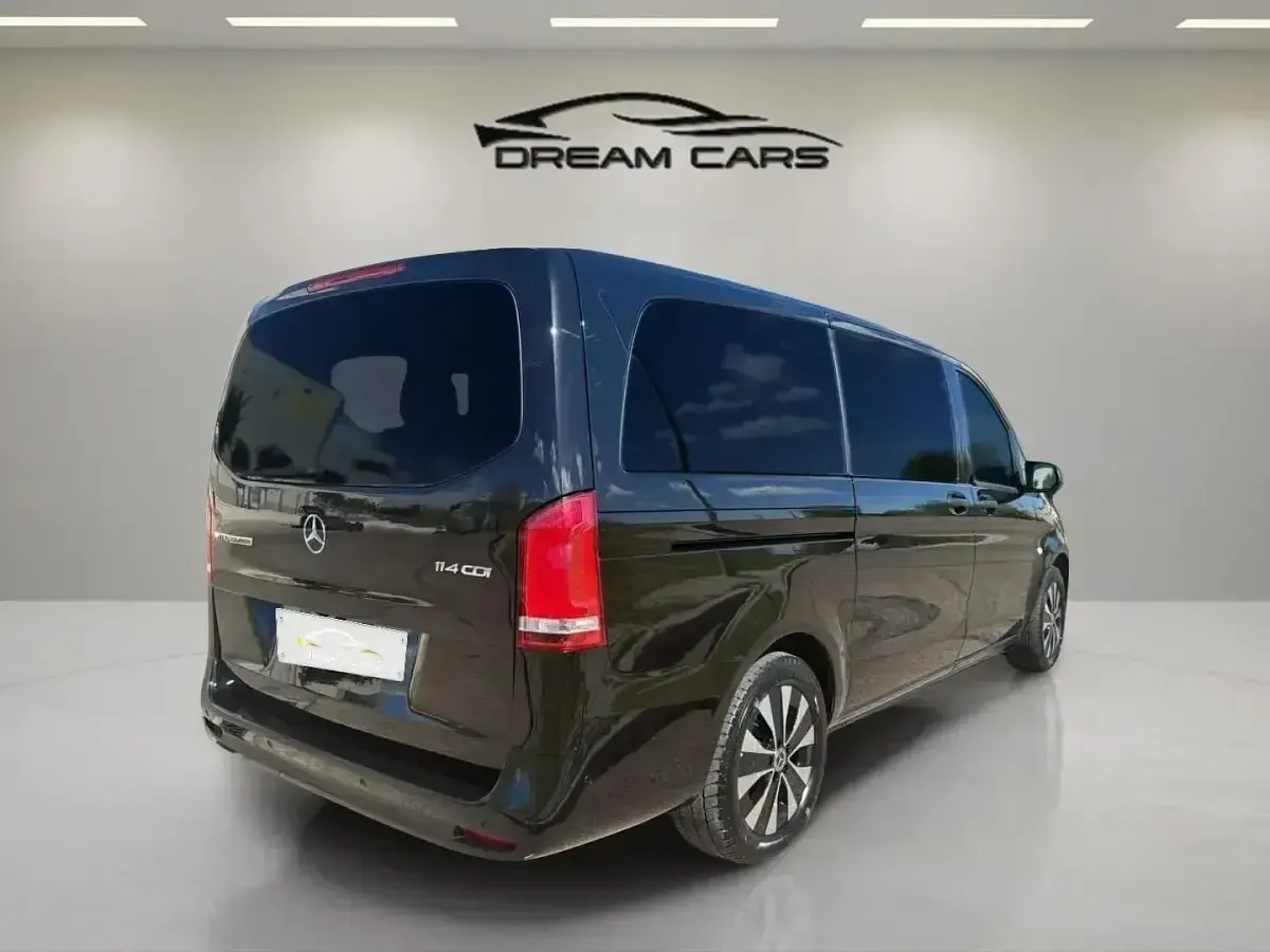 Usado Mercedes Vito 136 CV (100 kW) 2023 Negro Van
