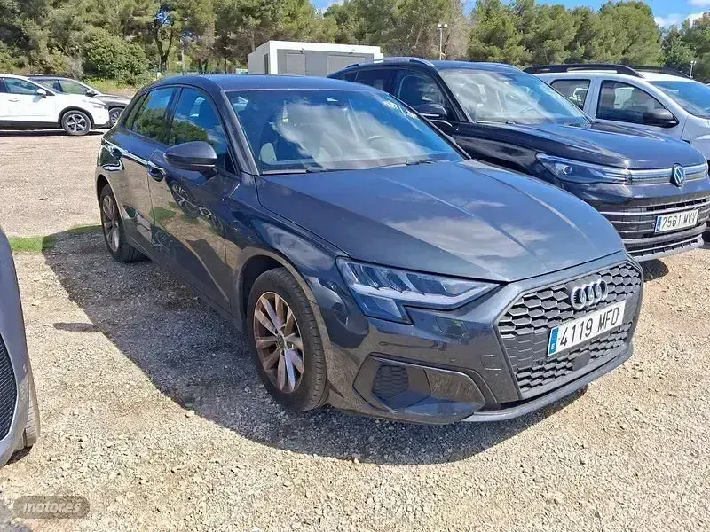 Usado Audi A3 Premium 116 CV (85 kW) 2023 Gris Berlina