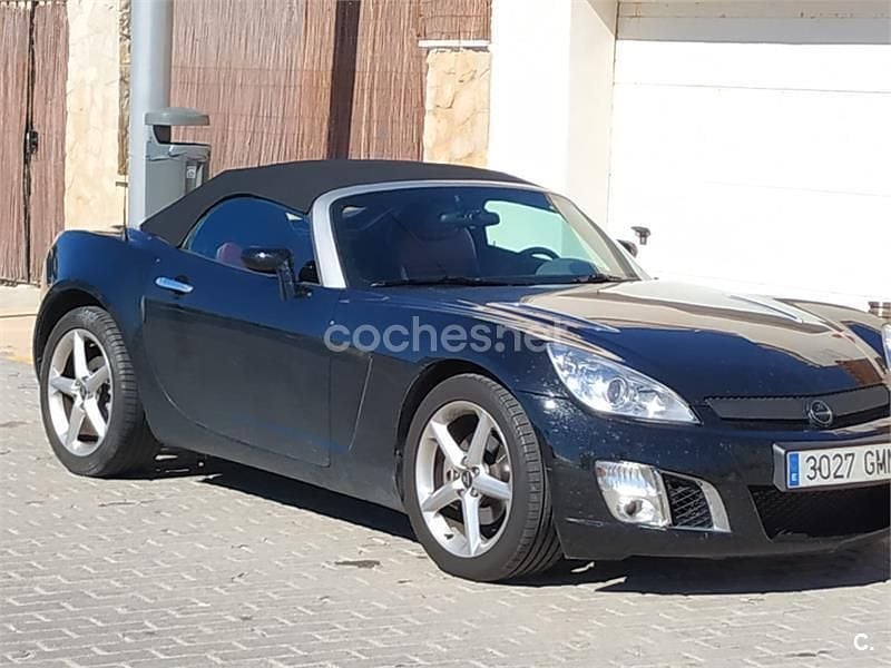 Usado Opel GT 264 HP (194 kW) 2009 Preto Cabrios