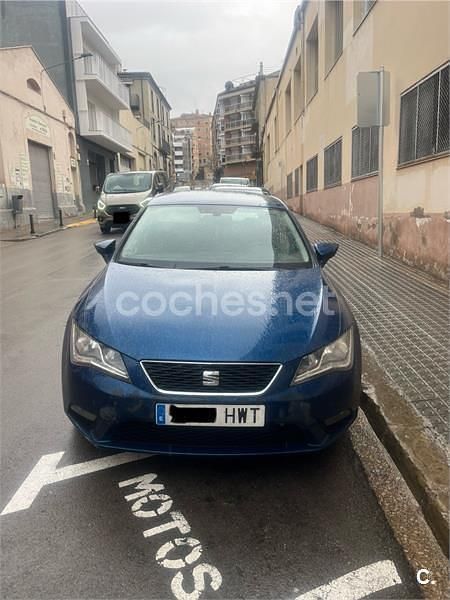 Usado Seat Leon Style 105 CV (77 kW) 2014 Azul Berlina