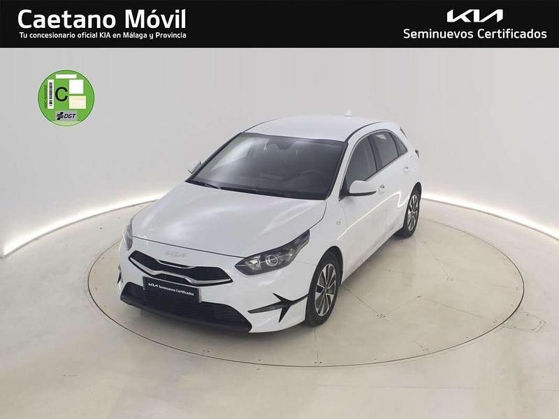Blanco Usado 2024 Kia Ceed Utilitario | 18.990 € (Precio justo) - Imagen 1/4