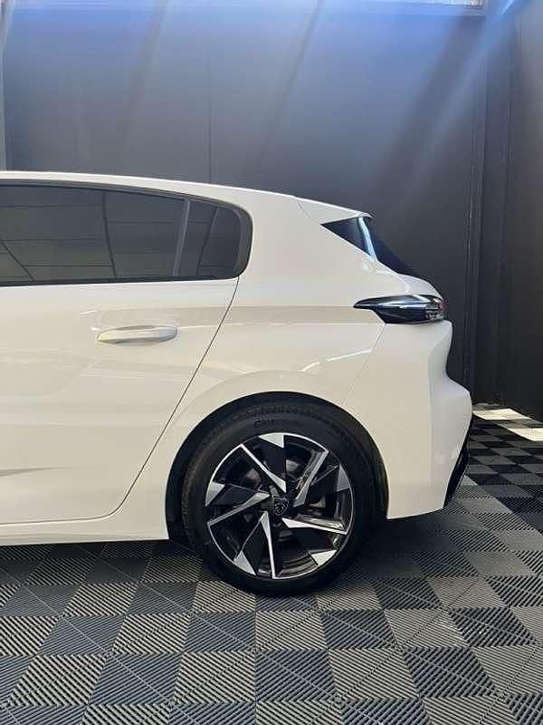 Usado Peugeot 308 Allure 131 CV (96 kW) 2022 Blanco Utilitario