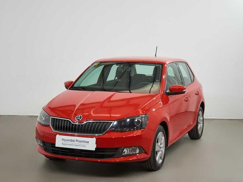 Rojo Usado 2016 Skoda Fabia Berlina | 9990 € (Un poco caro) - Imagen 1/4