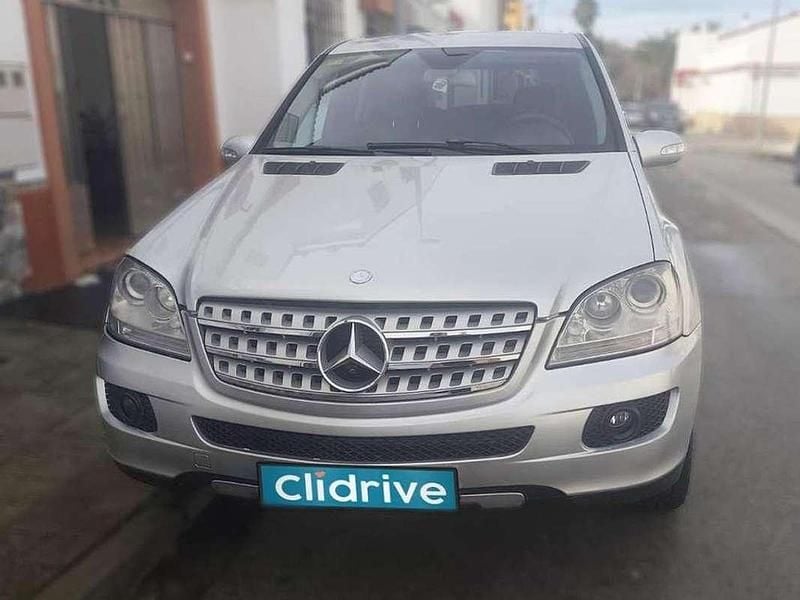 Usado Mercedes ML320 190 CV (139 kW) 2007 Gris SUV
