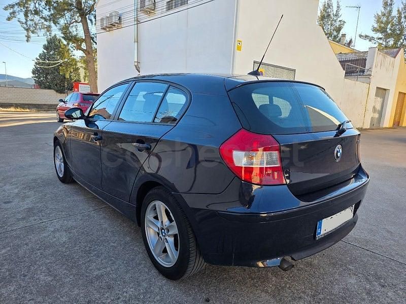 Begagnad BMW 118 122 HK (89 kW) 2006 Blå Halvkombi
