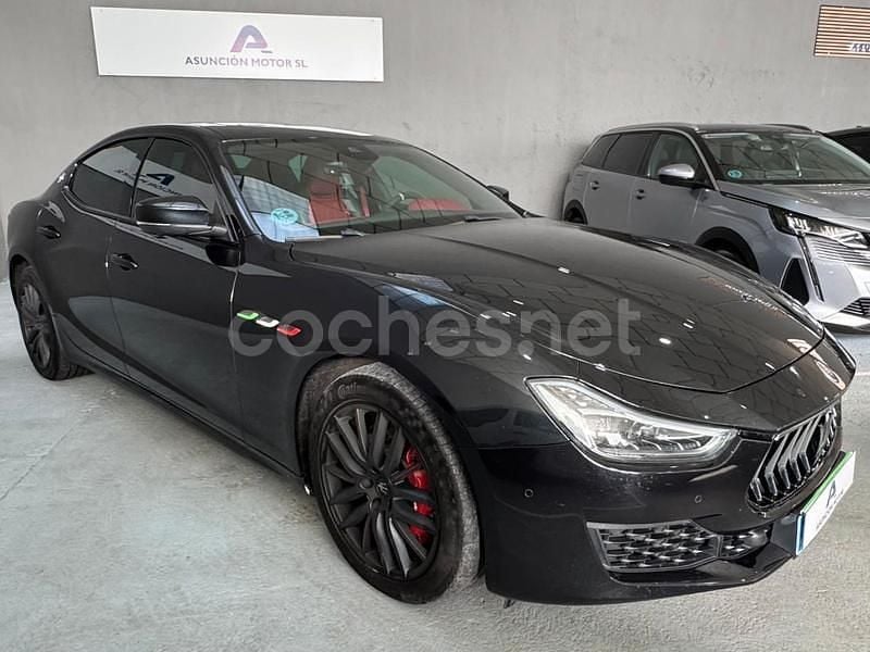 Usado Maserati Ghibli GranLusso 275 CV (202 kW) 2018 Negro Berlina