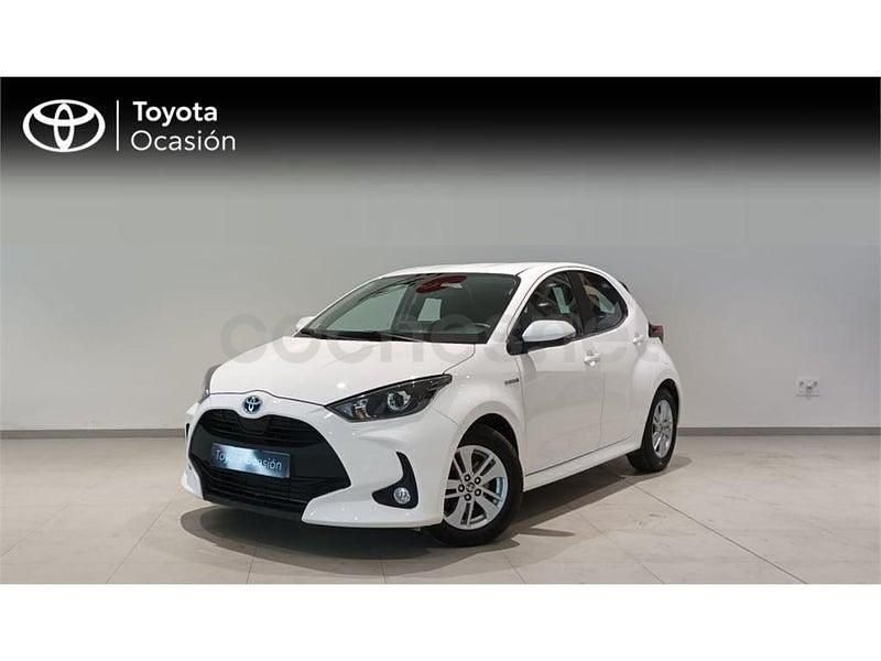 Usado Toyota Yaris Hybrid Business Edition 116 CV (85 kW) 2021 Blanco Berlina