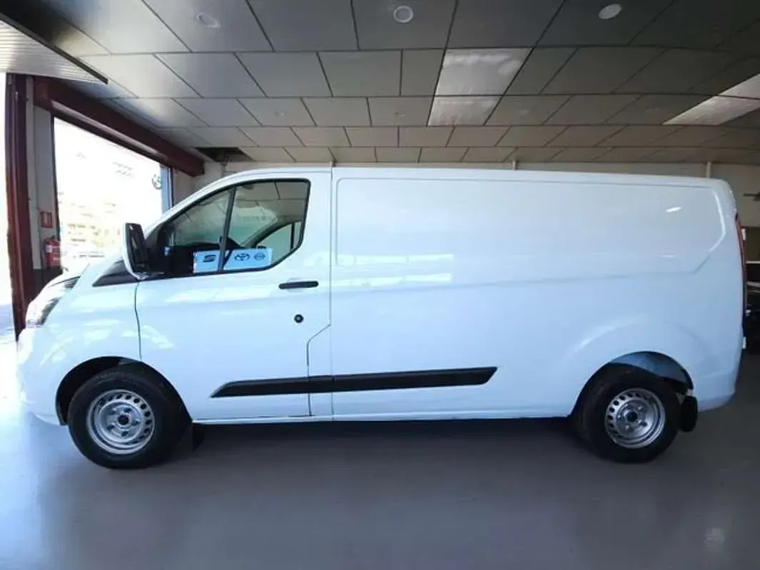 Usado Ford Transit Custom Trend 130 CV (95 kW) 2022 Blanco Van