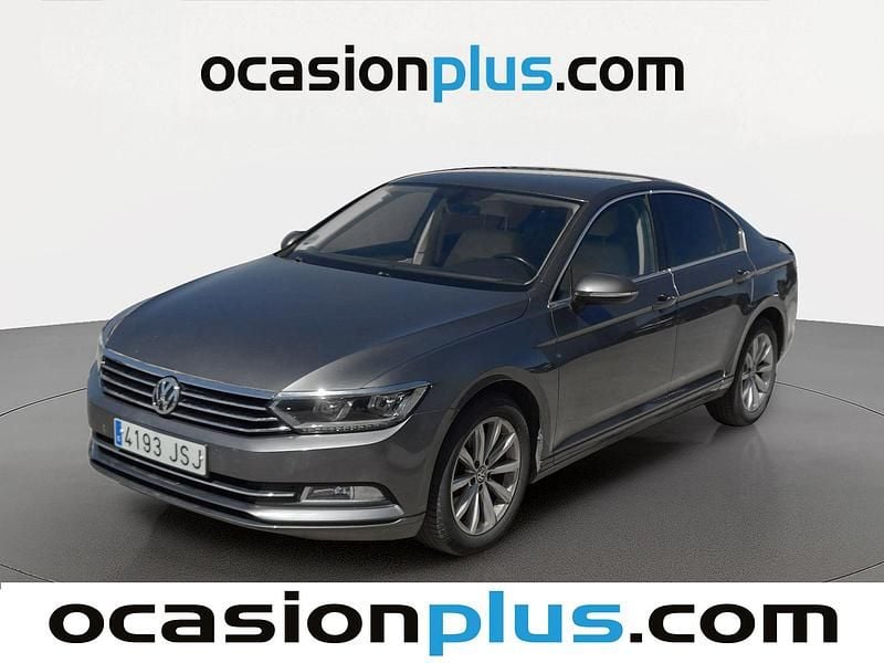 Usado VW Passat Advance 150 CV (110 kW) 2016 Gris Berlina