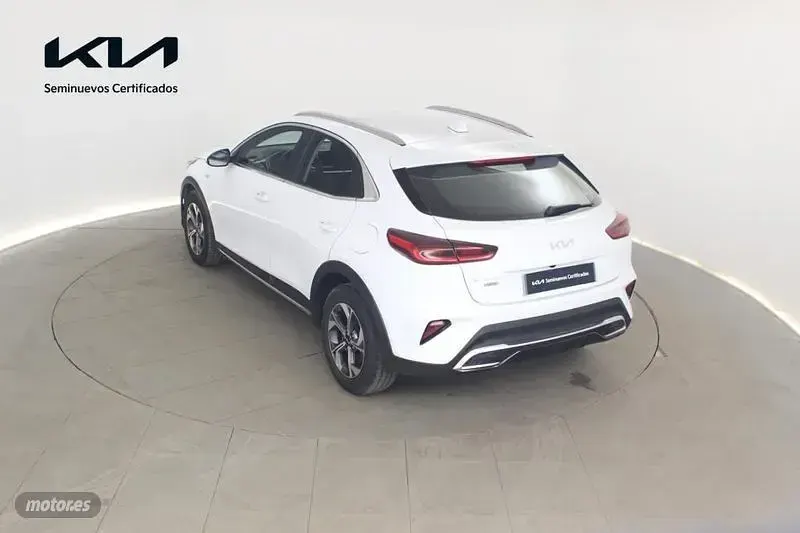 Usado Kia XCeed 140 CV (102 kW) 2025 Blanco SUV