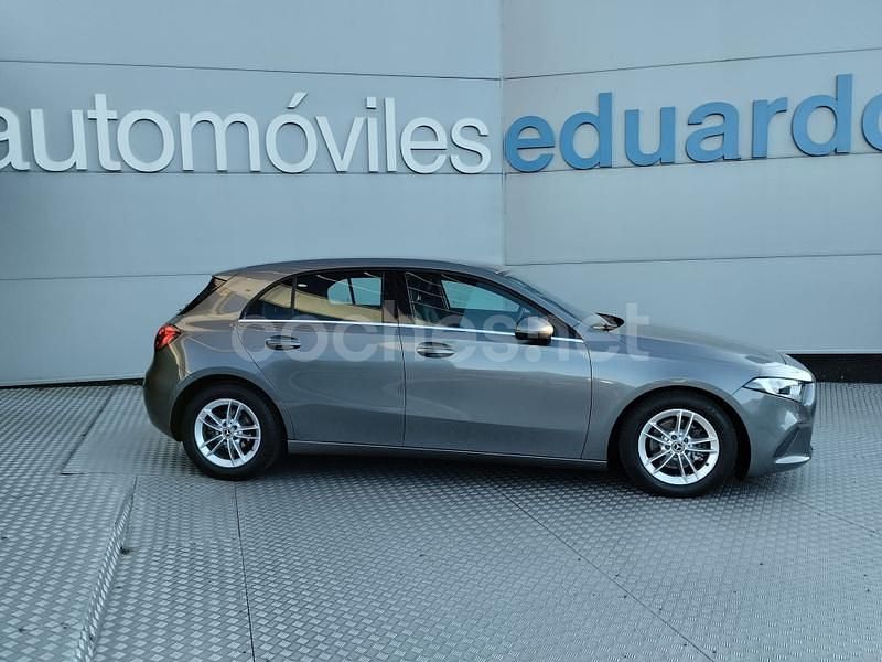 Gris / plata Usado 2020 Mercedes A180 Berlina | 21.000 € (Buen precio) - Imagen 1/4