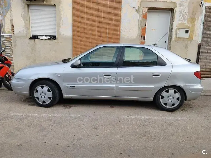 Begagnad Citroën Xsara 90 HK (66 kW) 2002 Grå Sedan
