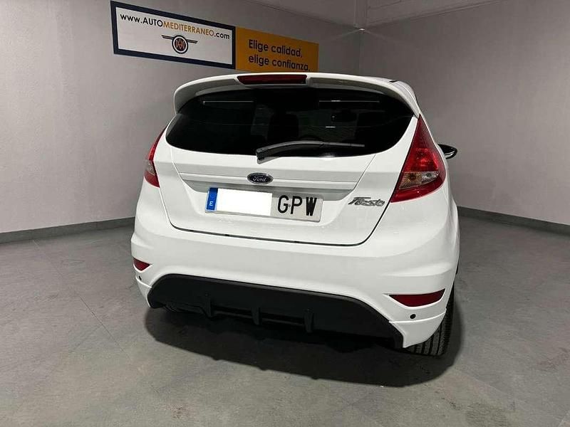 Usado Ford Fiesta Sport 120 CV (88 kW) 2009 Blanco Utilitario