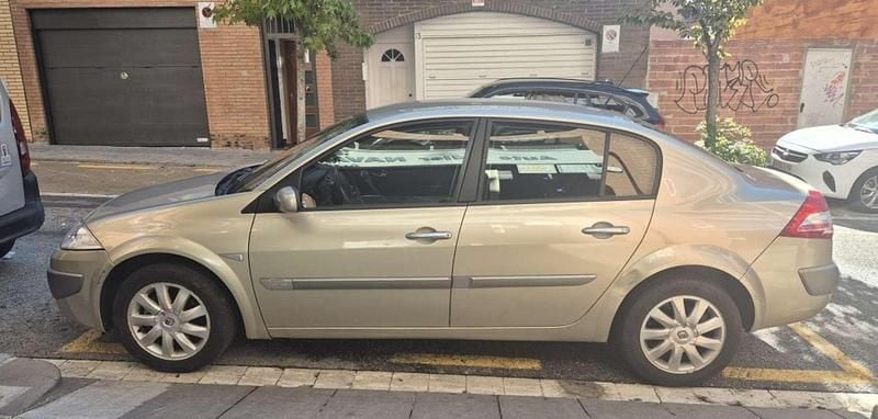 Beige Usado 2006 Renault Mégane II Berlina | 3900 € (Precio justo) - Imagen 1/4