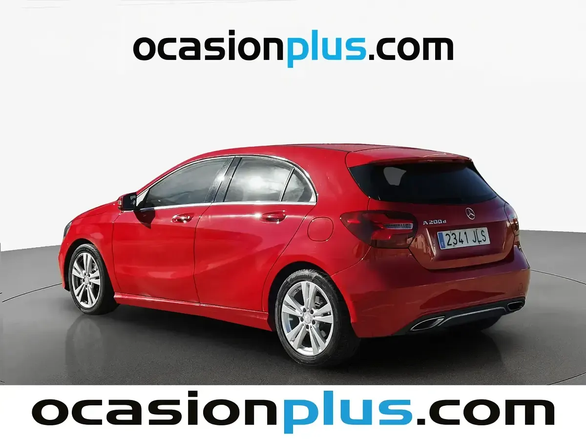 Usado Mercedes A200 Urban 136 CV (100 kW) 2016 Rojo