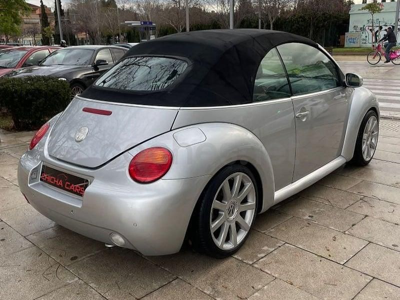 Usado VW New Beetle 102 CV (75 kW) 2005 Gris / plata Utilitario
