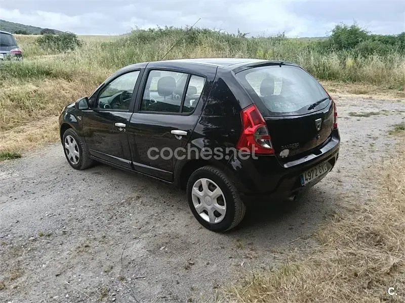 Usado Dacia Sandero Lauréate 85 CV (62 kW) 2010 Negro Berlina