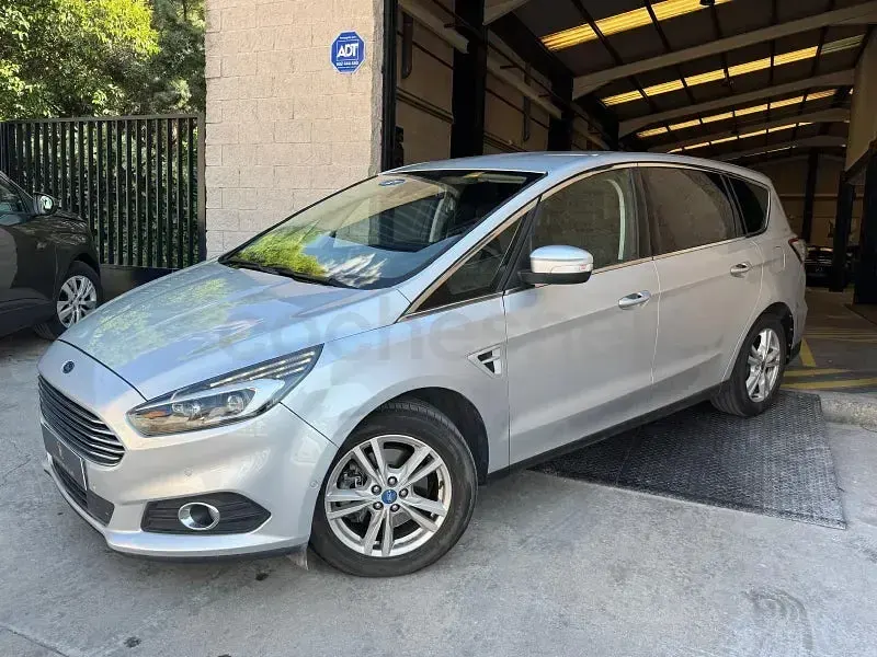 Usado Ford S-MAX Titanium 180 CV (132 kW) 2015 Gris Monovolumen