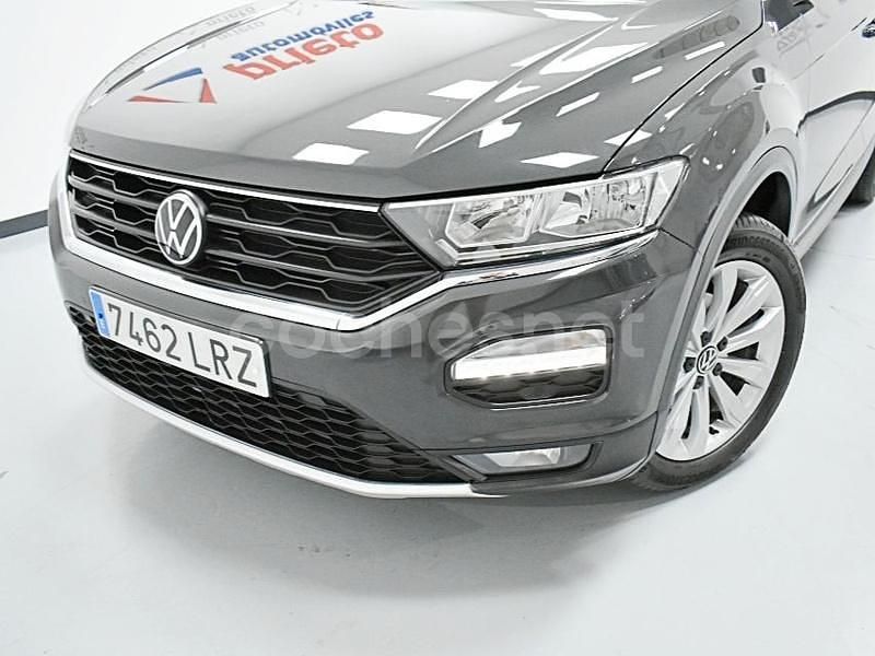 Usado VW T-Roc Advance 115 CV (84 kW) 2021 Gris / plata SUV