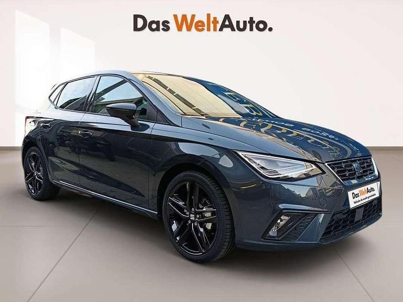Gris Nuevo 2025 Seat Ibiza FR Utilitario | 23.900 € (Caro) - Imagen 1/4
