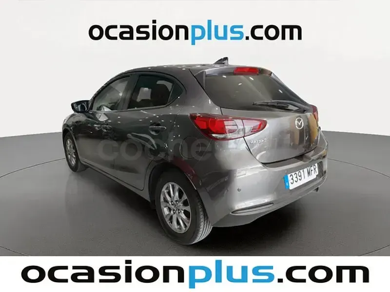 Usado Mazda 2 75 CV (55 kW) 2023 Gris / plata Utilitario