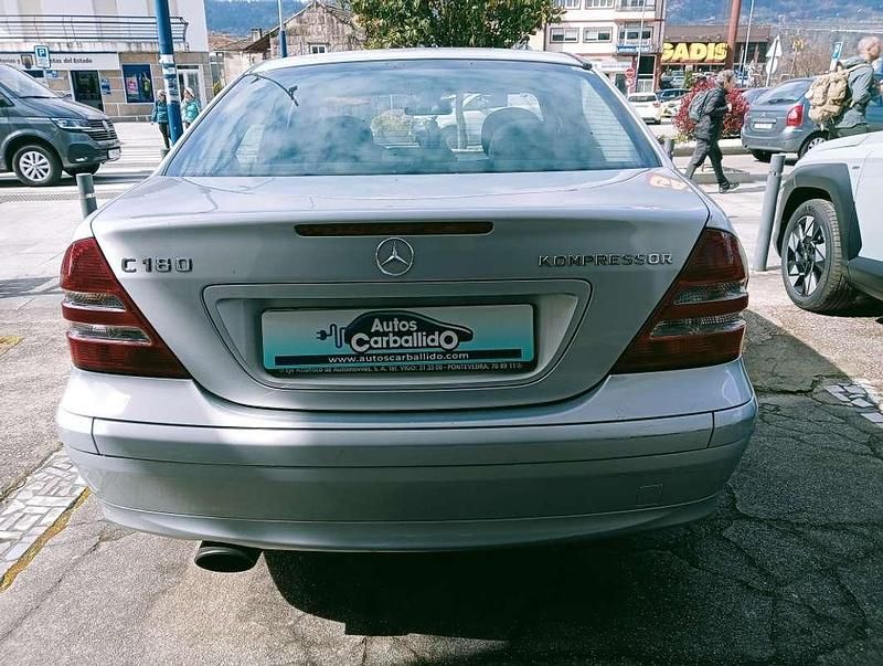 Usado Mercedes C180 Sport Edition 143 CV (105 kW) 2006 Plateado Berlina