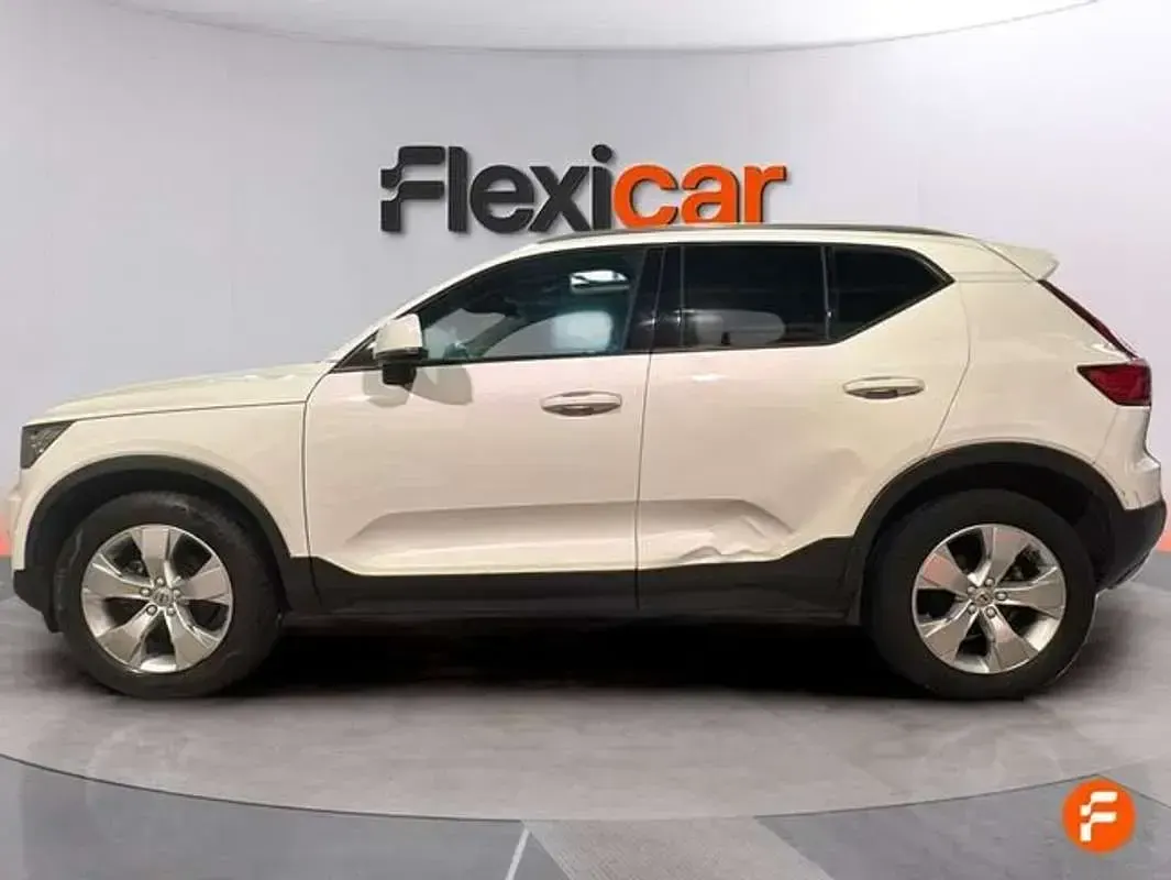 Usado Volvo XC40 Momentum 156 CV (114 kW) 2018 Blanco SUV