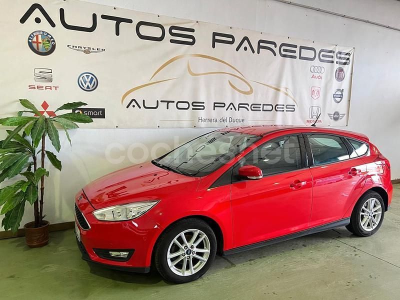 Usado Ford Focus Active 125 CV (91 kW) 2018 Rojo Berlina