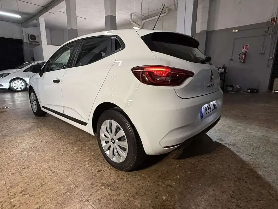 Usado Renault Clio Business 86 CV (63 kW) 2021 Blanco Utilitario