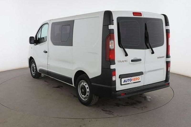 Usado Renault Trafic 120 CV (88 kW) 2017 Blanco Monovolumen