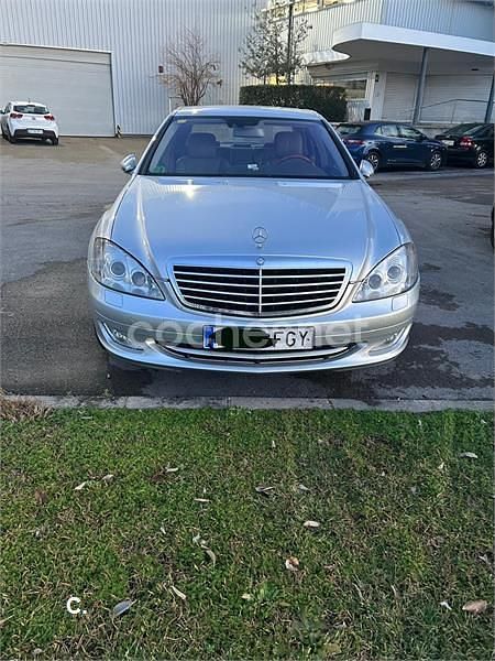 Usado Mercedes S500 388 CV (285 kW) 2007 Gris / plata Berlina