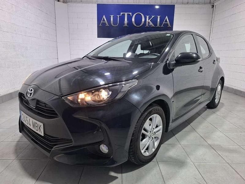 Negro Usado 2022 Toyota Yaris Edition Utilitario | 16.600 € (Precio justo) - Imagen 1/4