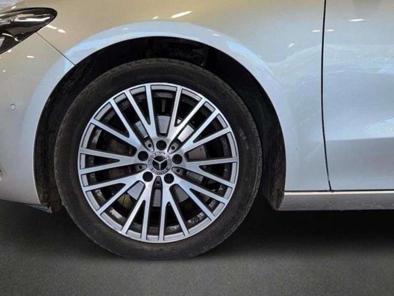 Usado Mercedes B200 Progressive 163 HP (119 kW) 2022 Prateado Monovolume