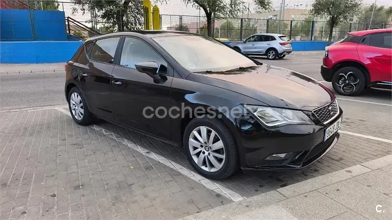 Usado Seat Leon Reference 105 CV (77 kW) 2015 Negro Berlina