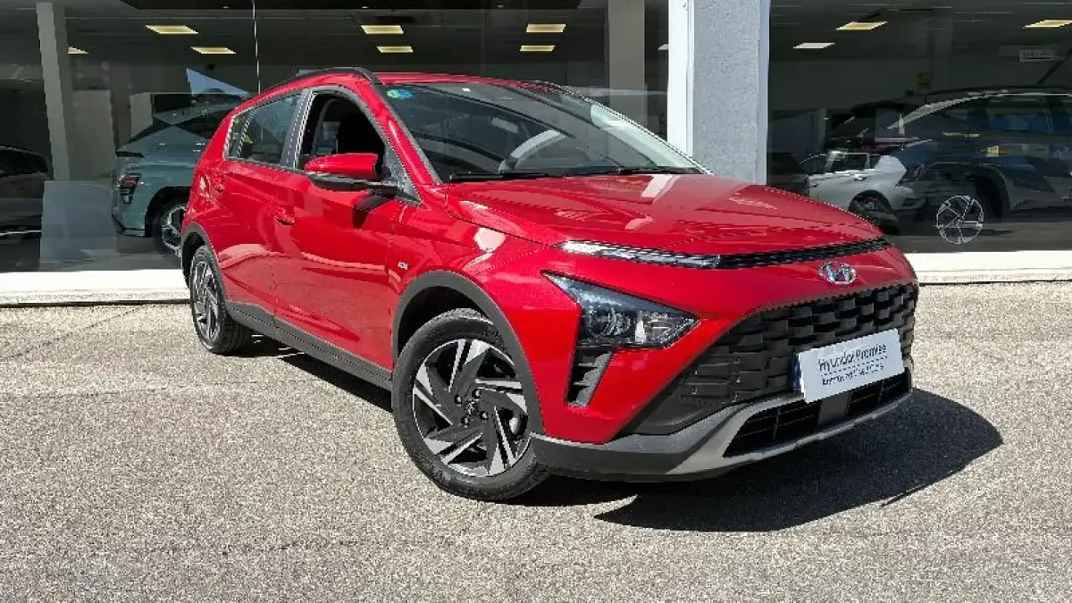 Usado Hyundai Bayon 100 CV (73 kW) 2021 Granate SUV