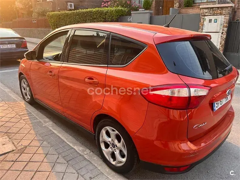Usado Ford C-MAX Trend 115 CV (84 kW) 2012 Naranja Monovolumen