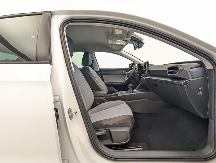 Usado Seat Leon Style 110 CV (80 kW) 2024 Blanco Berlina