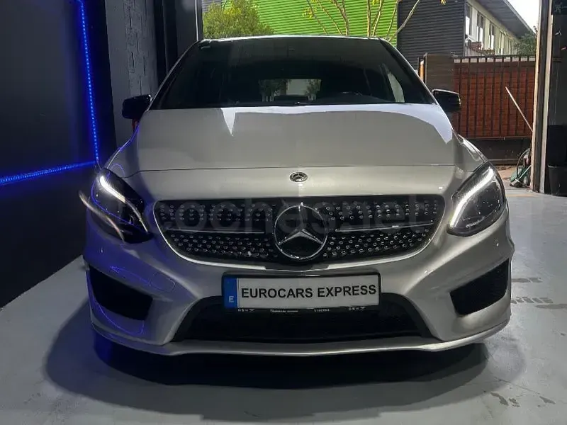 Käytetty Mercedes B220 177 HP (130 kW) 2017 Harmaa Tila-auto