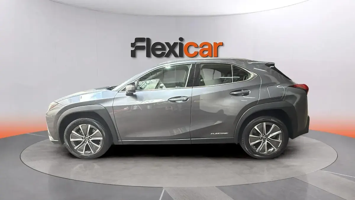 Usado Lexus UX 300e 150 kW (204 CV) 2024 Gris SUV