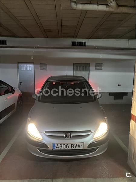 Gris / plata Usado 2002 Peugeot 307 Berlina | 2600 € (Precio justo) - Imagen 1/4