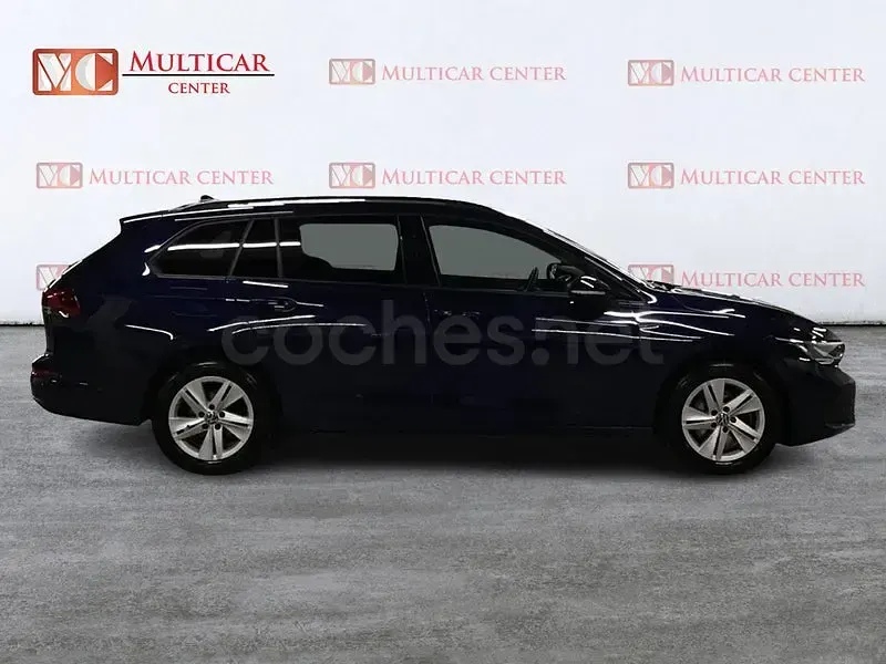 Usado VW Golf VII Life 115 CV (84 kW) 2021 Azul Utilitario