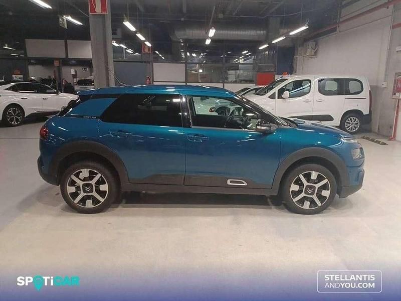 Usado Citroën C4 Cactus Shine 99 CV (72 kW) 2020 Azul Utilitario